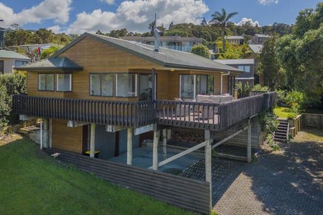 Photo of property in 2 Puriri Place, Whitianga, 3510