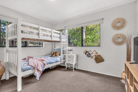 Photo of property in 6 Rautawhiri Road, Helensville, 0800