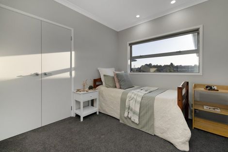 Photo of property in 111 Oteki Park Drive, Welcome Bay, Tauranga, 3112