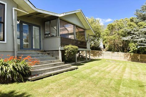 Photo of property in 2 Kamahi Street, Kaka Point, Balclutha, 9271