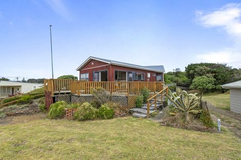Photo of property in 4 Trafalgar Street, Foxton Beach, Foxton, 4815
