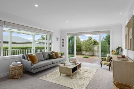 Photo of property in 10 Dundee Close, Darfield, 7510