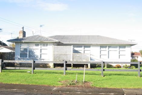 Photo of property in 15 Adams Road, Manurewa, Auckland, 2102