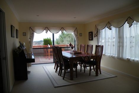 Photo of property in 6 Cricklade Terrace, Windsor Park, Auckland, 0632
