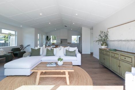 Photo of property in 99 Brookvale Road, Havelock North, 4130