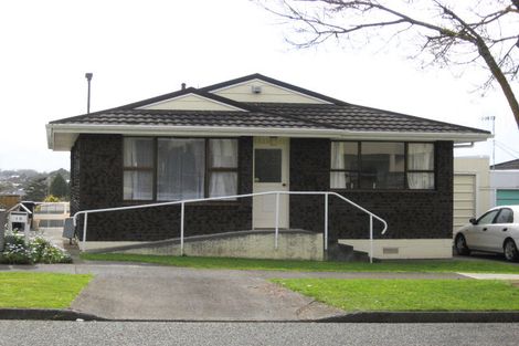 Photo of property in 19 Churchill Street, Levin, 5510