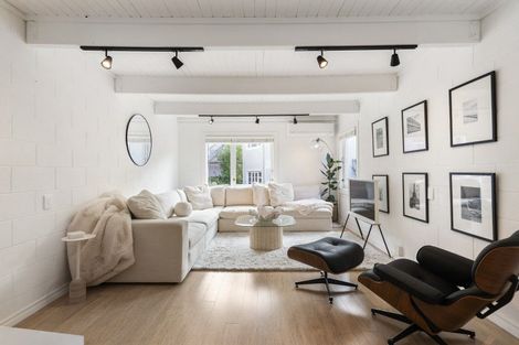 Photo of property in 18 Cottleville Terrace, Thorndon, Wellington, 6011