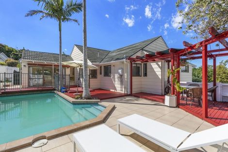 Photo of property in 203 Chelsea View Drive, Chatswood, Auckland, 0626