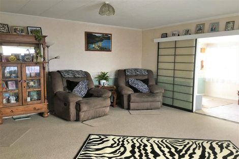 Photo of property in 27 Roore Street, Foxton Beach, Foxton, 4815