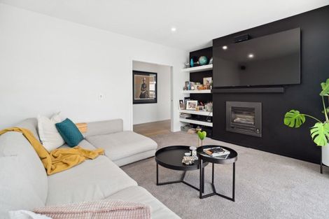 Photo of property in 9 Centre Crescent, Wanaka, 9305