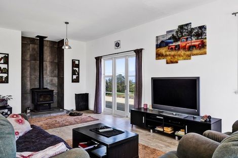 Photo of property in 2745 Opunake Road, Te Kiri, Opunake, 4682