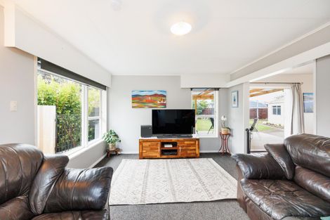 Photo of property in 21 Acacia Street, Kelvin Grove, Palmerston North, 4414