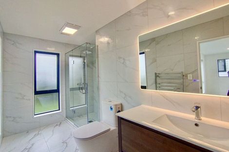 Photo of property in 11 Portadown Avenue, Pakuranga Heights, Auckland, 2010