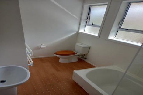 Photo of property in 1/10 Mckelvey Place, Tawa, Wellington, 5028