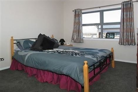 Photo of property in 4 Kaimai Place, Aotea, Porirua, 5024