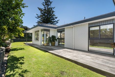 Photo of property in 111 Dickson Road, Papamoa Beach, Papamoa, 3118