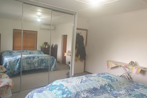 Photo of property in 1/8 Golf Road, New Lynn, Auckland, 0600