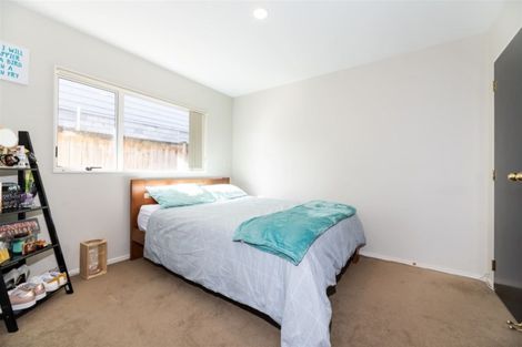 Photo of property in 8 Riverglade Parkway, Te Atatu South, Auckland, 0610