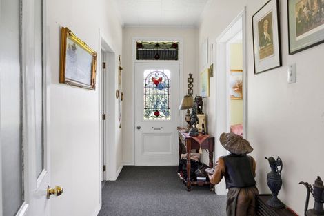 Photo of property in 24 Castle Street, Eltham, 4322