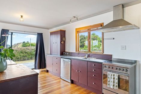 Photo of property in 13 York Crescent, Westown, New Plymouth, 4310