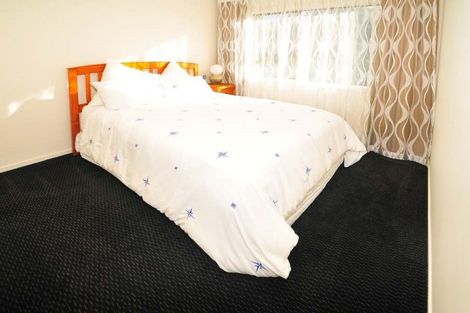 Photo of property in 40 Whangaparaoa Road, Red Beach, 0932