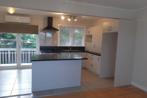 Photo of property in 2/15 East Coast Road, Milford, Auckland, 0620