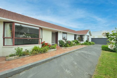 Photo of property in 99 Woodbury Street, Russley, Christchurch, 8042