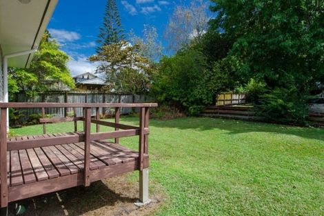 Photo of property in 1/14 Battle Place, Glenfield, Auckland, 0629