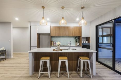 Photo of property in 22 Vinistra Road, Kumeu, 0810