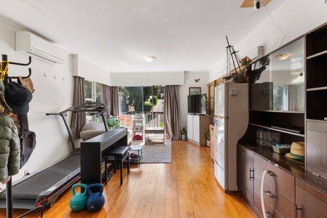 Photo of property in 17 Sovereign Place, Glenfield, Auckland, 0629