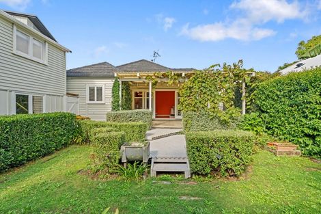 Photo of property in 76 Mount Smart Road, Onehunga, Auckland, 1061