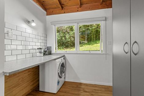 Photo of property in 1 Cross Street, Raglan, 3225