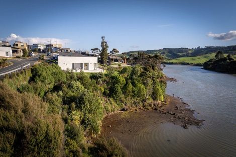Photo of property in 16 Rangitahi Road, Raglan, 3225