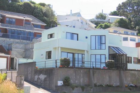 Photo of property in 1/382 Evans Bay Parade, Hataitai, Wellington, 6021