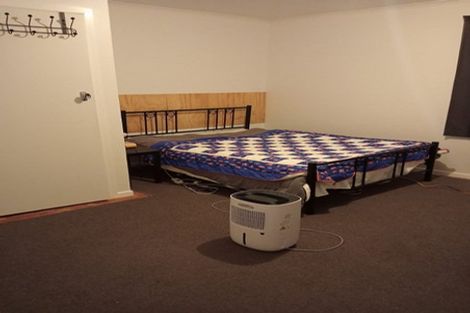 Photo of property in 1/10 Mckelvey Place, Tawa, Wellington, 5028