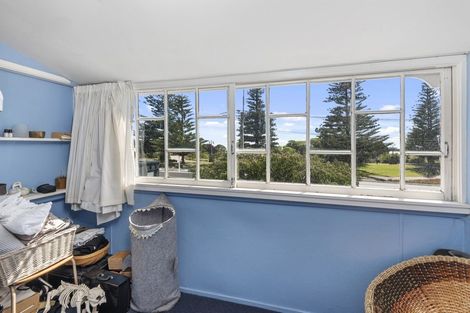Photo of property in 4 Marriner Street, Sumner, Christchurch, 8081