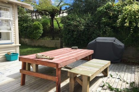 Photo of property in 73 Standen Street, Karori, Wellington, 6012