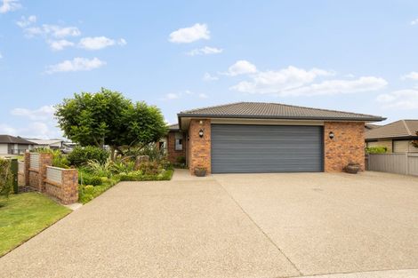 Photo of property in 1 Ringwood Place, Whitianga, 3510