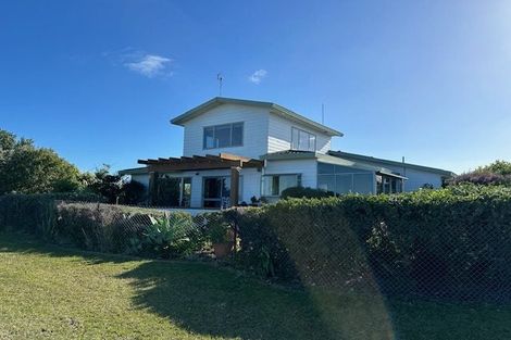 Photo of property in 1415 Whangaparaoa Road, Army Bay, Whangaparaoa, 0930