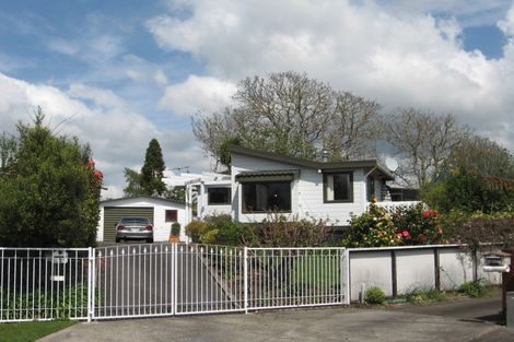 Photo of property in 6 Rika Place, Kawaha Point, Rotorua, 3010