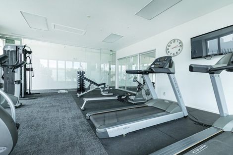 Photo of property in Sentinel Apartments, 905/3 Northcroft Street, Takapuna, Auckland, 0622