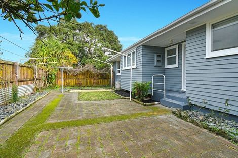 Photo of property in 2 Dulcie Place, Red Hill, Papakura, 2110