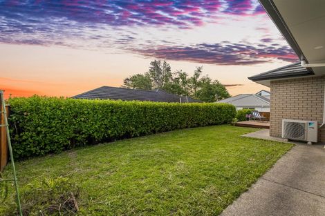 Photo of property in 8 Grenache Way, Kumeu, 0810