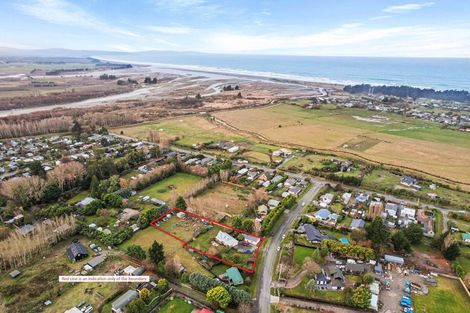 Photo of property in 14 Allin Drive, Waikuku Beach, 7402
