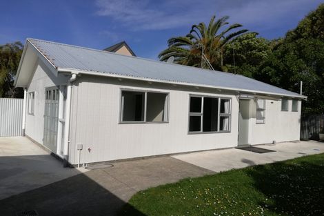 Photo of property in 398 Featherston Street, Palmerston North, 4414