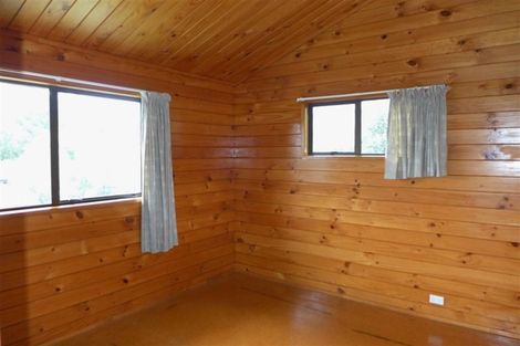 Photo of property in 8 Chardon Place, Henderson, Auckland, 0612