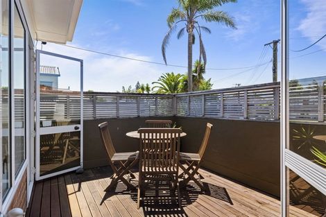 Photo of property in 7 Trafalgar Road, Milford, Auckland, 0620