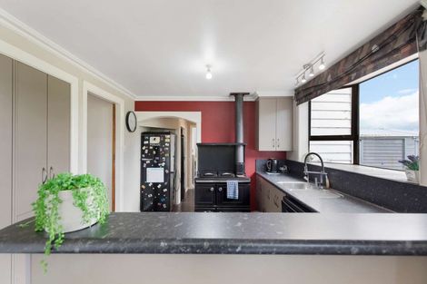 Photo of property in 6 King Edward Street, Eltham, 4322
