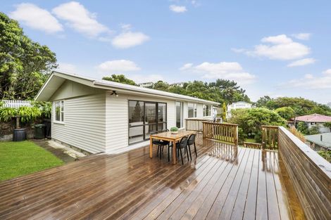 Photo of property in 83 Beazley Avenue, Paparangi, Wellington, 6037