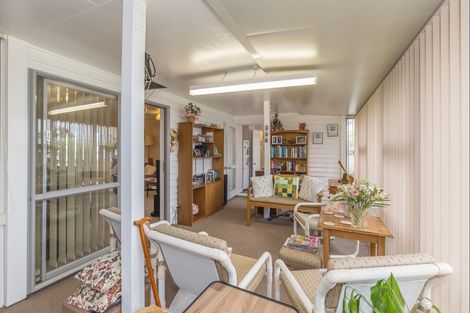 Photo of property in 617 Queen Street East, Levin, 5510